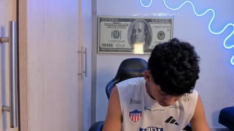 dante_martinez1 online show from April 22, 11:28 pm