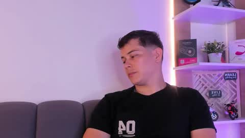 Dante online show from February 8, 8:23 pm