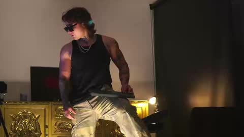 Dante coppola online show from October 3, 12:40 am