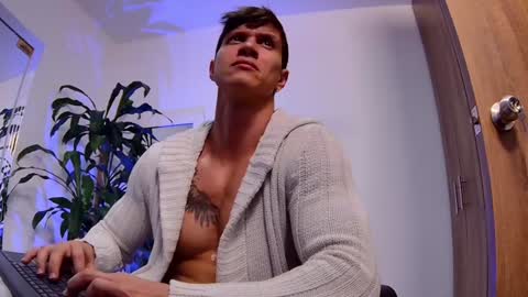 Snapshot of dantecummingss chatting on December 4, 11:57 pm Dante online show from December 4, 11:57 pm