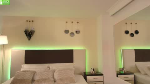 Snapshot of danteestone chatting on March 4, 5:34 pm Dante online show from March 4, 5:34 pm