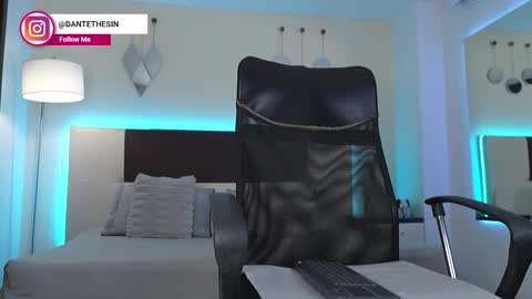 Snapshot of danteestone chatting on November 28, 8:55 pm Dante online show from November 28, 8:55 pm