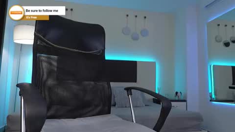 Snapshot of danteestone chatting on December 3, 8:40 pm Dante online show from December 3, 8:40 pm