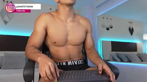 Snapshot of danteestone chatting on December 13, 7:53 pm Dante online show from December 13, 7:53 pm