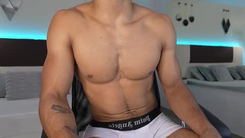 Snapshot of danteestone chatting on December 15, 8:46 pm Dante online show from December 15, 8:46 pm