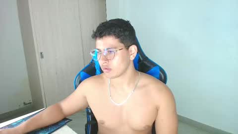 Snapshot of dantraxx chatting on January 30, 12:29 am Dantraxx online show from January 30, 12:29 am