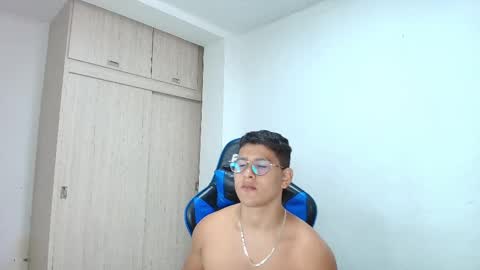 Snapshot of dantraxx chatting on February 20, 7:08 pm Dantraxx online show from February 20, 7:08 pm