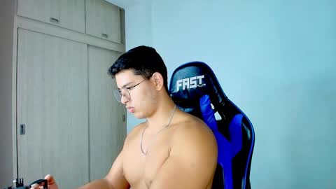 Snapshot of dantraxx chatting on January 17, 10:02 pm Dantraxx online show from January 17, 10:02 pm