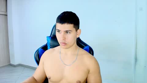 Snapshot of dantraxx chatting on February 28, 12:55 am Dantraxx online show from February 28, 12:55 am