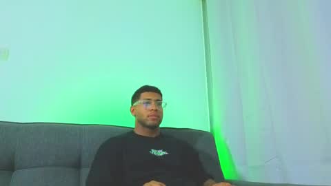Snapshot of dany_dryy chatting on April 16, 4:24 am Dany online show from April 16, 4:24 am