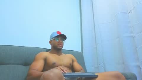 Snapshot of dany_dryy chatting on April 17, 3:42 am Dany online show from April 17, 3:42 am