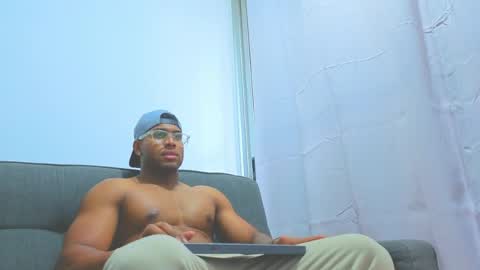 Snapshot of dany_dryy chatting on April 25, 9:56 pm Dany online show from April 25, 9:56 pm