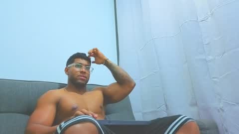 Snapshot of dany_dryy chatting on April 27, 2:42 am Dany online show from April 27, 2:42 am