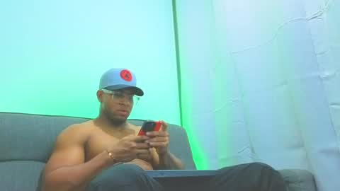 Snapshot of dany_dryy chatting on May 3, 4:18 am Dany online show from May 3, 4:18 am