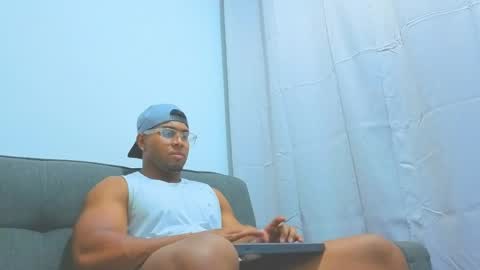 Snapshot of dany_dryy chatting on May 8, 4:18 am Dany online show from May 8, 4:18 am