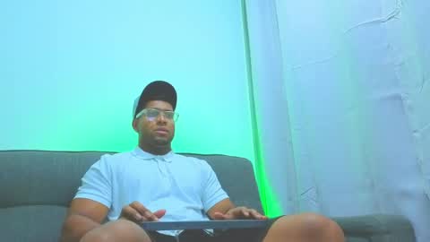Snapshot of dany_dryy chatting on May 11, 2:06 am Dany online show from May 11, 2:06 am