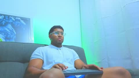Snapshot of dany_dryy chatting on May 29, 3:48 am Dany online show from May 29, 3:48 am