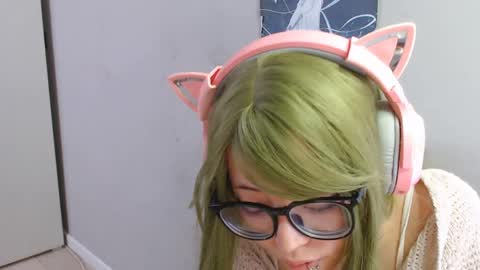 danyelleeyermann online show from May 11, 4:04 pm