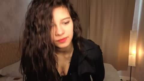 Snapshot of daphineskarda chatting on June 11, 4:54 am Amber online show from June 11, 4:54 am