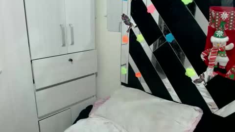 daphne877046 online show from November 21, 7:01 pm