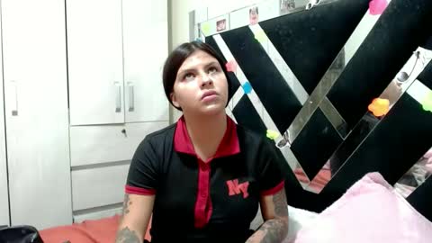 Snapshot of daphne877046 chatting on June 6, 2:49 am daphne877046 online show from June 6, 2:49 am