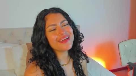 Antonella Mora online show from March 10, 1:05 pm