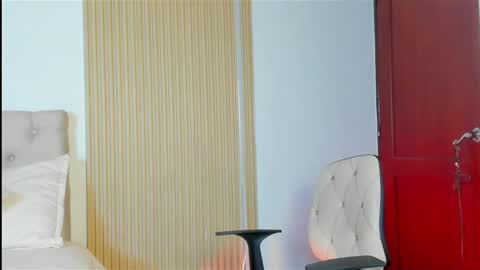 Snapshot of daphne_24 chatting on June 1, 12:18 pm Antonella Mora online show from June 1, 12:18 pm