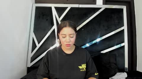 Snapshot of daphne_culeht chatting on April 9, 8:47 pm daphne_culeht online show from April 9, 8:47 pm