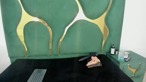 Snapshot of daphne_culeht chatting on April 21, 8:55 pm daphne_culeht online show from April 21, 8:55 pm