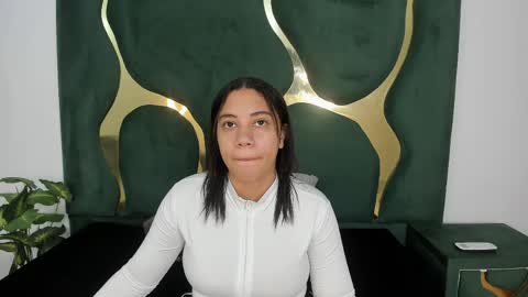 Snapshot of daphne_culeht chatting on May 13, 8:49 pm daphne_culeht online show from May 13, 8:49 pm