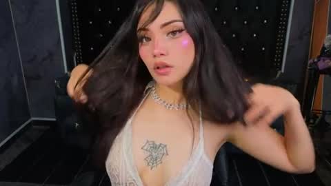 Snapshot of daphne_nicole_b chatting on July 16, 12:55 pm daphne_nicole_b online show from July 16, 12:55 pm