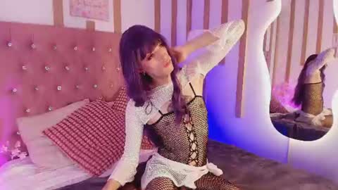 Snapshot of daphne_velmont chatting on July 25, 5:05 am Daphne Velmont online show from July 25, 5:05 am