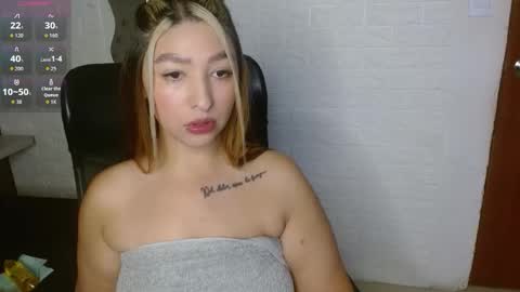 daphne_walton online show from November 26, 10:38 am