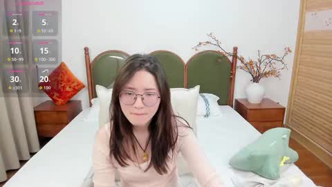 Snapshot of daphnedawn chatting on November 17, 1:00 am Dawn online show from November 17, 1:00 am