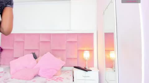 Snapshot of daphnelloyd chatting on December 10, 7:11 pm Daphne online show from December 10, 7:11 pm