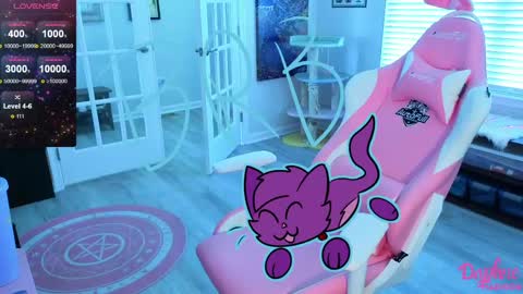 Snapshot of daphnemadison chatting on June 6, 7:29 pm Daphne Madison online show from June 6, 7:29 pm