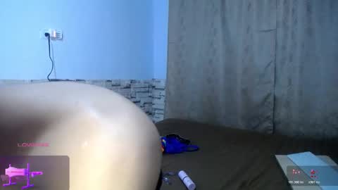 Snapshot of darasweet19 chatting on November 15, 11:32 pm MAX online show from November 15, 11:32 pm