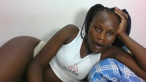 ESTHER online show from April 6, 7:04 pm