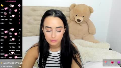 Snapshot of darciejane chatting on December 4, 2:42 am Darcie online show from December 4, 2:42 am