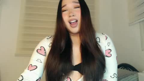 Snapshot of darcy_world chatting on June 11, 4:49 pm DARCY online show from June 11, 4:49 pm