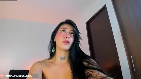 Snapshot of dariana__mendozaa chatting on December 28, 7:11 am    online show from December 28, 7:11 am