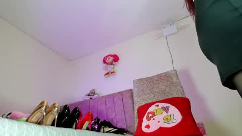 Snapshot of dariana_hot chatting on July 27, 2:35 pm dariana_hot online show from July 27, 2:35 pm