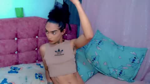 Snapshot of darianna_atehortua chatting on July 17, 12:06 am Dary online show from July 17, 12:06 am