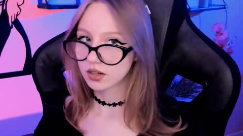 Snapshot of dariatate chatting on October 19, 11:33 am Daria Tate online show from October 19, 11:33 am