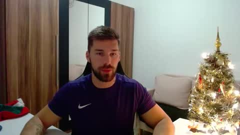 darius_94 online show from December 4, 5:39 am