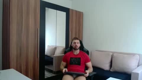 darius_94 online show from March 21, 8:19 am