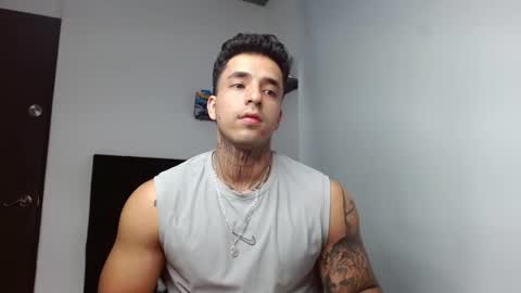 Darius Phoenix  online show from February 5, 11:31 pm