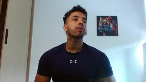 Snapshot of darius_phoenix chatting on July 17, 4:12 pm Darius Phoenix online show from July 17, 4:12 pm