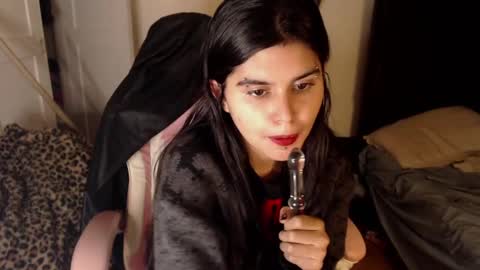 Snapshot of dark_angel_66 chatting on February 11, 5:58 am Moony online show from February 11, 5:58 am