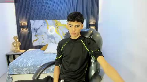 Snapshot of dark_desiree18 chatting on July 13, 1:41 am DARCK online show from July 13, 1:41 am